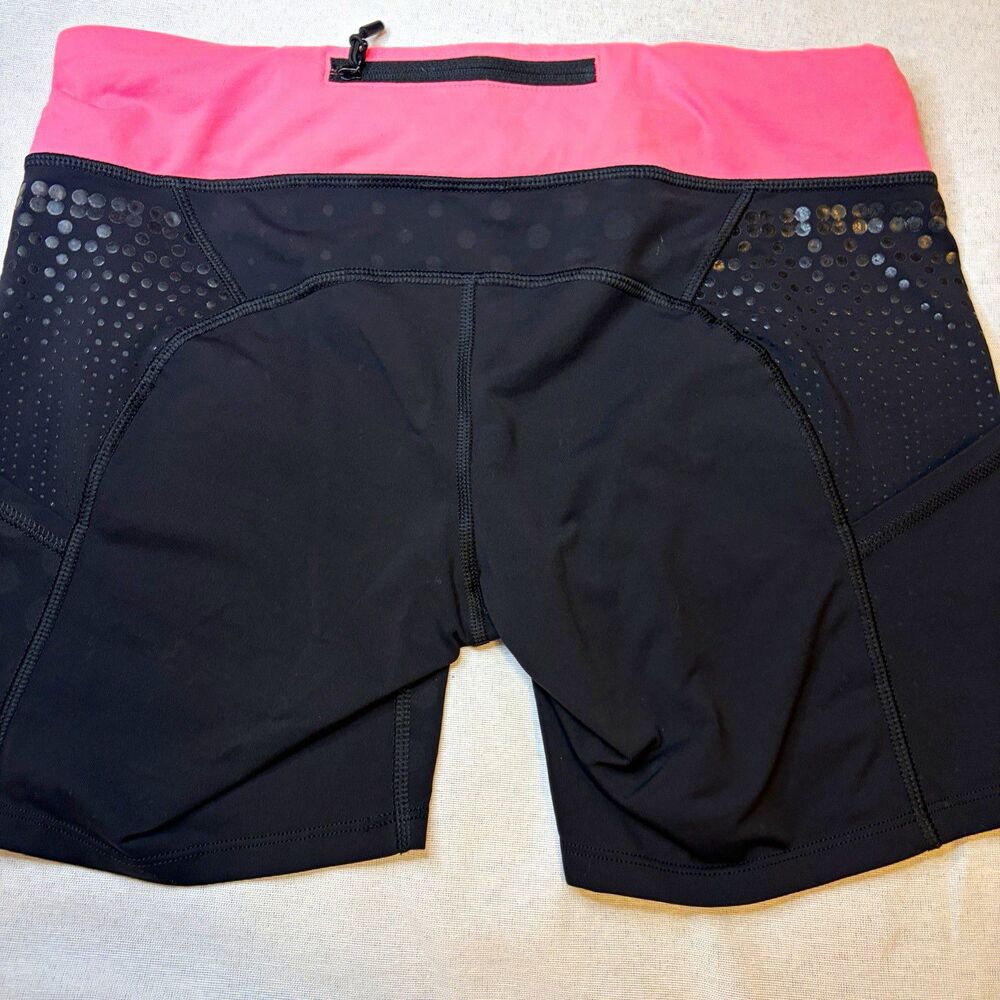 Lululemon Women’s 8 Black/Pink Athletic Run Yoga Shorts Drawstring 5- Pocket